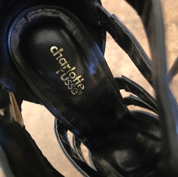 Black | CHARLOTTE RUSSE | Elle Buckle Bootie - Picture 5 of 5